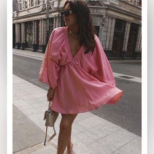 ASOS Lorna Lux Pink Puff Sleeve Summer V neck Dress Size 4